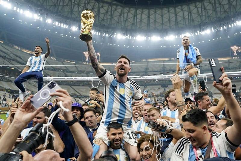 Sự đặc biệt của chiếc Cup danh giá nhát hành tinh