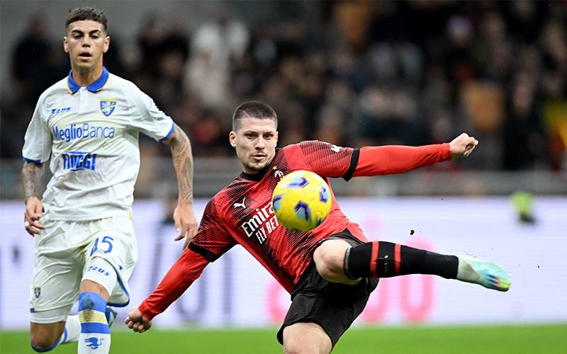 Soi kèo Frosinone vs AC Milan 00h00 ngày 04/2/2024